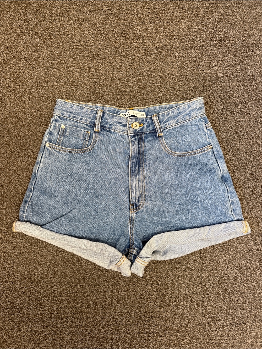 Zara Mom Fit Denim Shorts in Mid-Blue